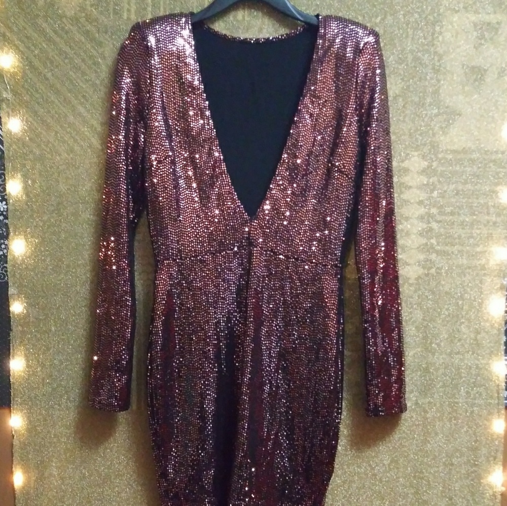 Low cut light plum sequence mini dress